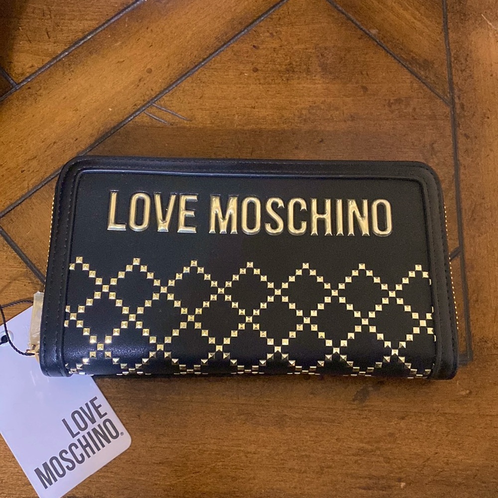 NWT LOVE Moschino wallet. Gold with studs! Great gift 🎁